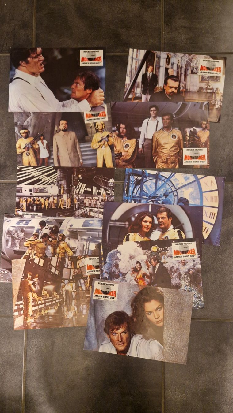 Poster & Bilder: James Bond, 11 Lobby Cards, Moonraker – Gebraucht aus Salmsach von aacs65