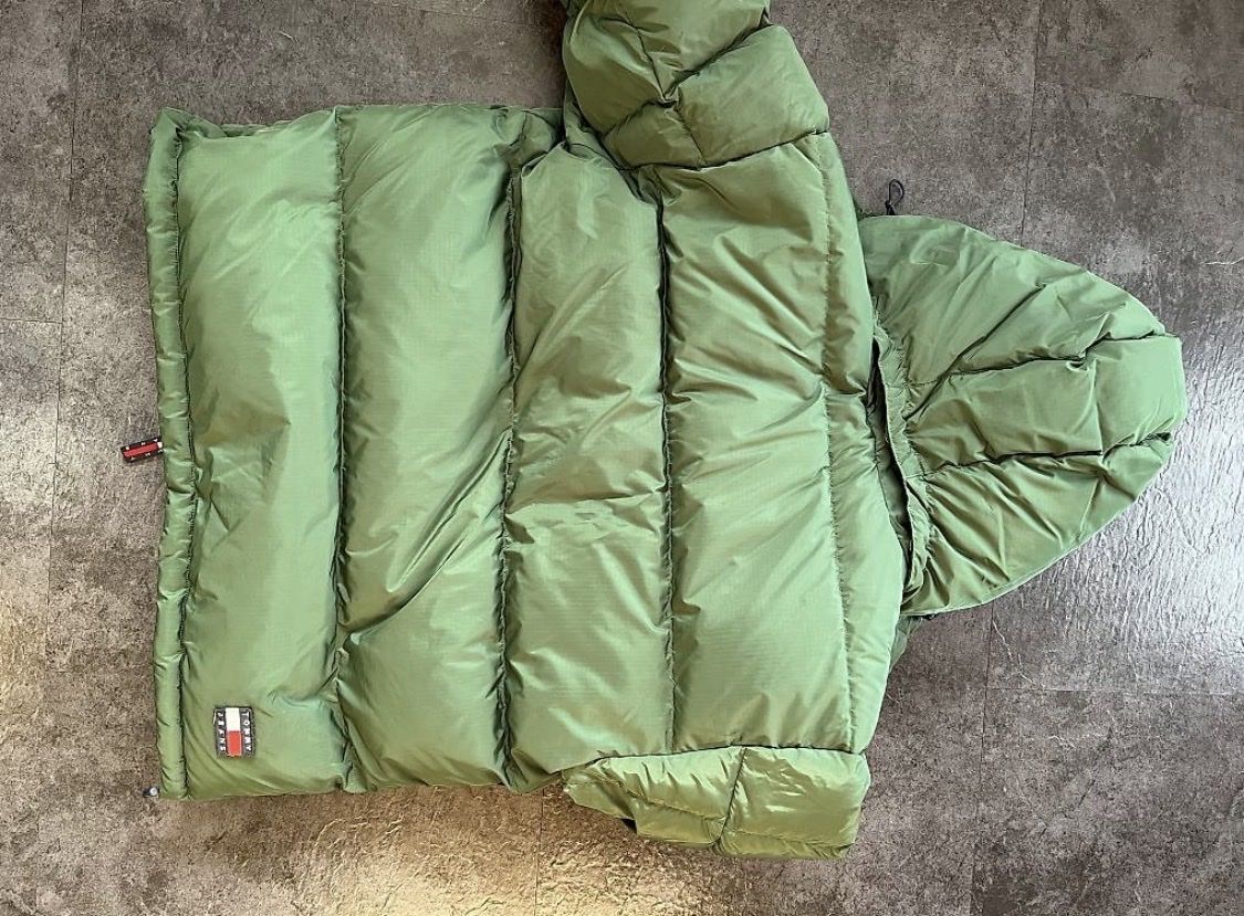 Tommy Hilfiger Vestes: Winterjacke mit Kapuze – D'occasion à Langwies par ann_n88c 4