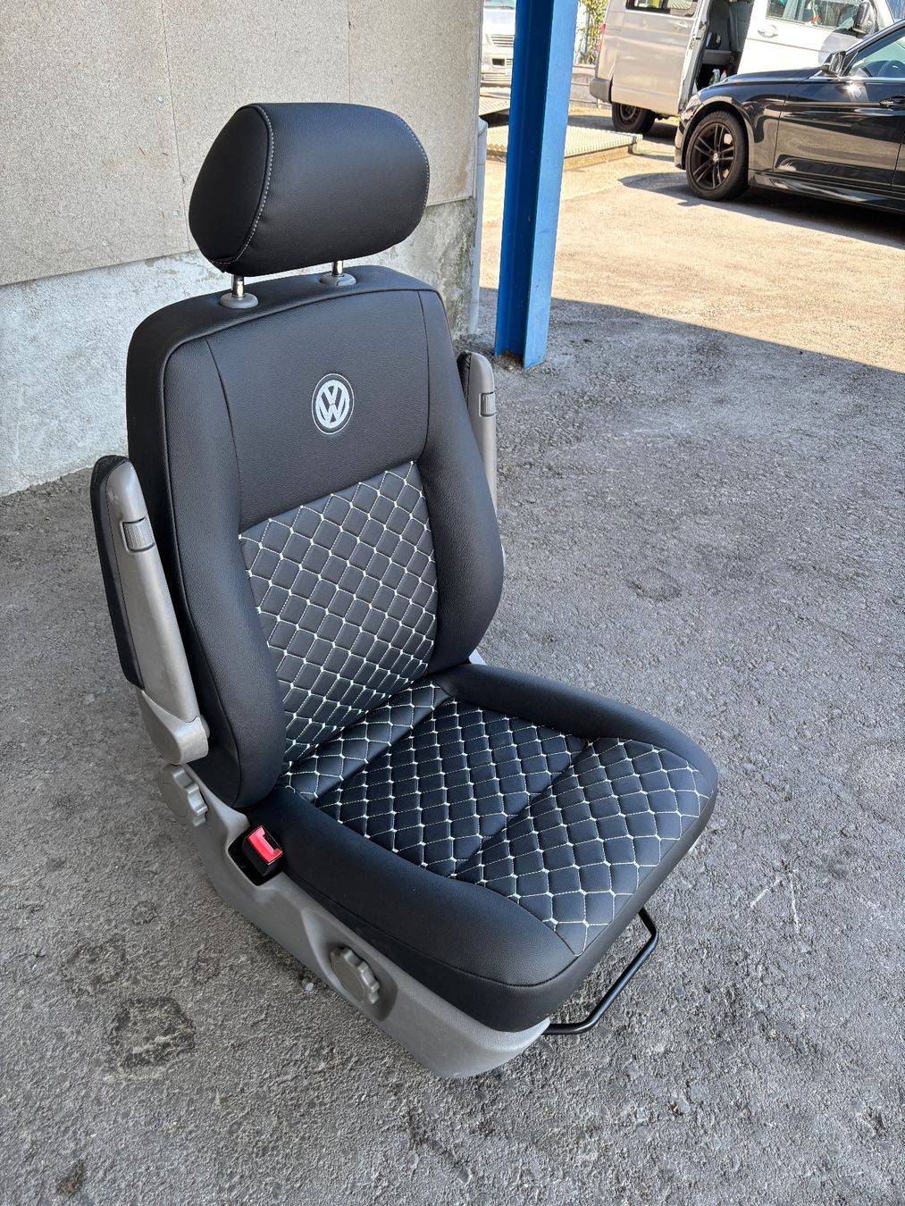 VW Tutti pezzi di ricambio auto: VW T5 Fahrersitz – Usato da Gams venduto da mir_n5kk 3