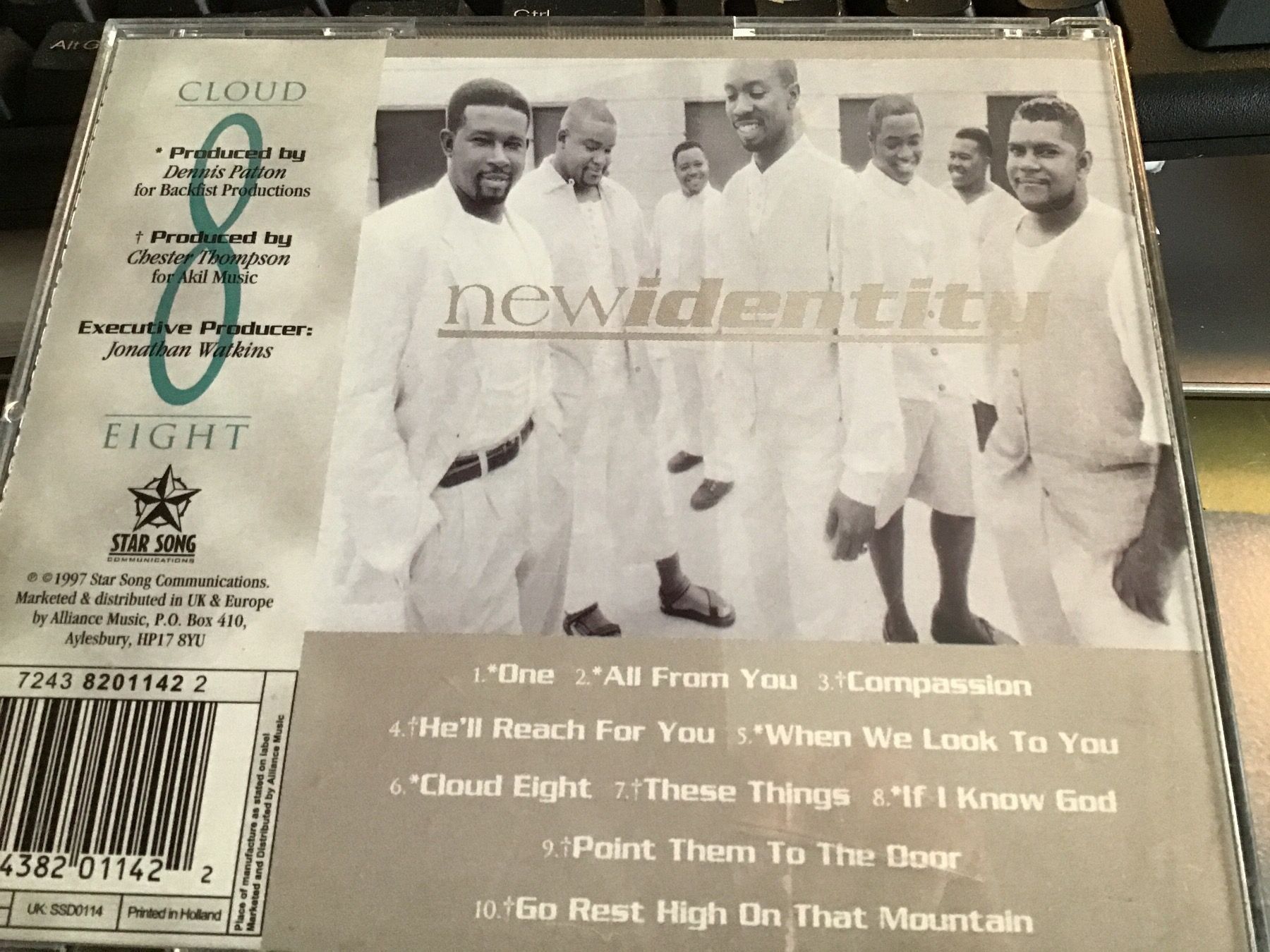 CDs: new identity – Gebraucht aus Thierachern von sweden08 1