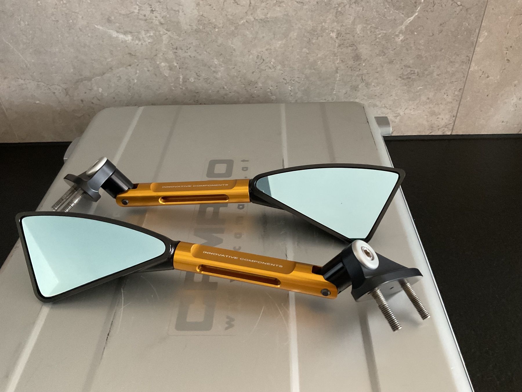 Rizoma Tutti i ricambio per moto: Rétroviseurs RIZOMA – Nuovo e nell'imballaggio originale da Neuchâtel venduto da sta_7qfy 4