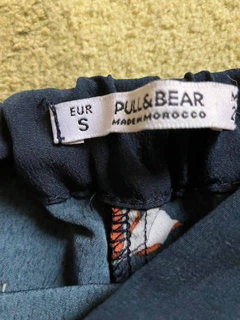 Pull&Bear Pantaloni: witzige shorts mit tulpen und rüschchen gr. s – Usato da Schwarzenberg LU venduto da kindler007 2