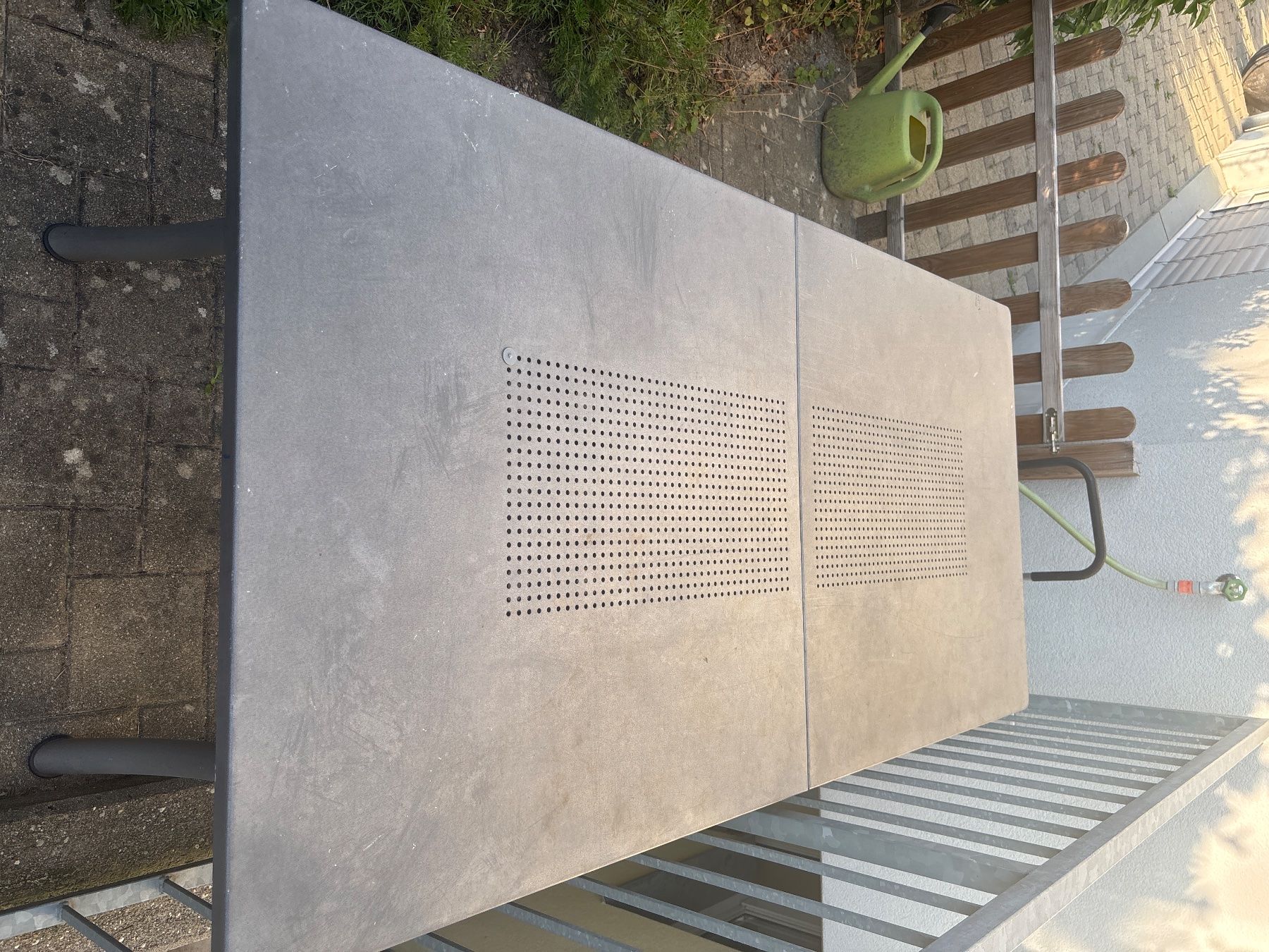 Tavoli: Gartentisch metall – Usato da Sursee venduto da Luzifer7
