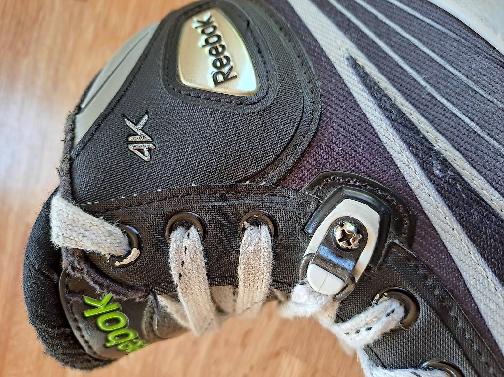 Patins à glace: Goali Schlittschuhe Reebock 4k – D'occasion à Oberburg par Tornados1