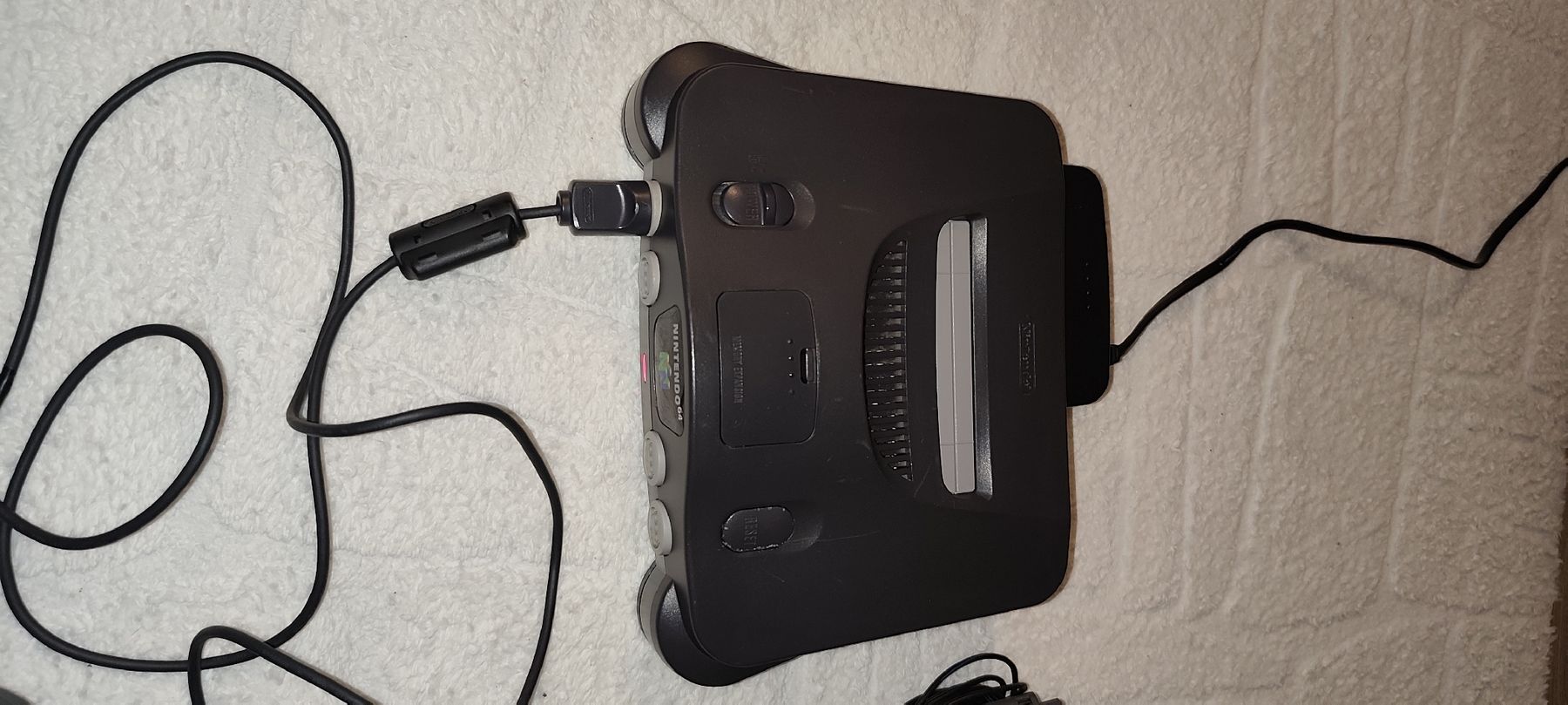 Nintendo Console: Nintendo 64 Konsole mit Controller und Kabeln gebracht. – Usato da Schänis venduto da Mugi_87_ 4