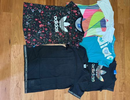 Lot de 5 T-shirts Adidas imprimés et unis femme