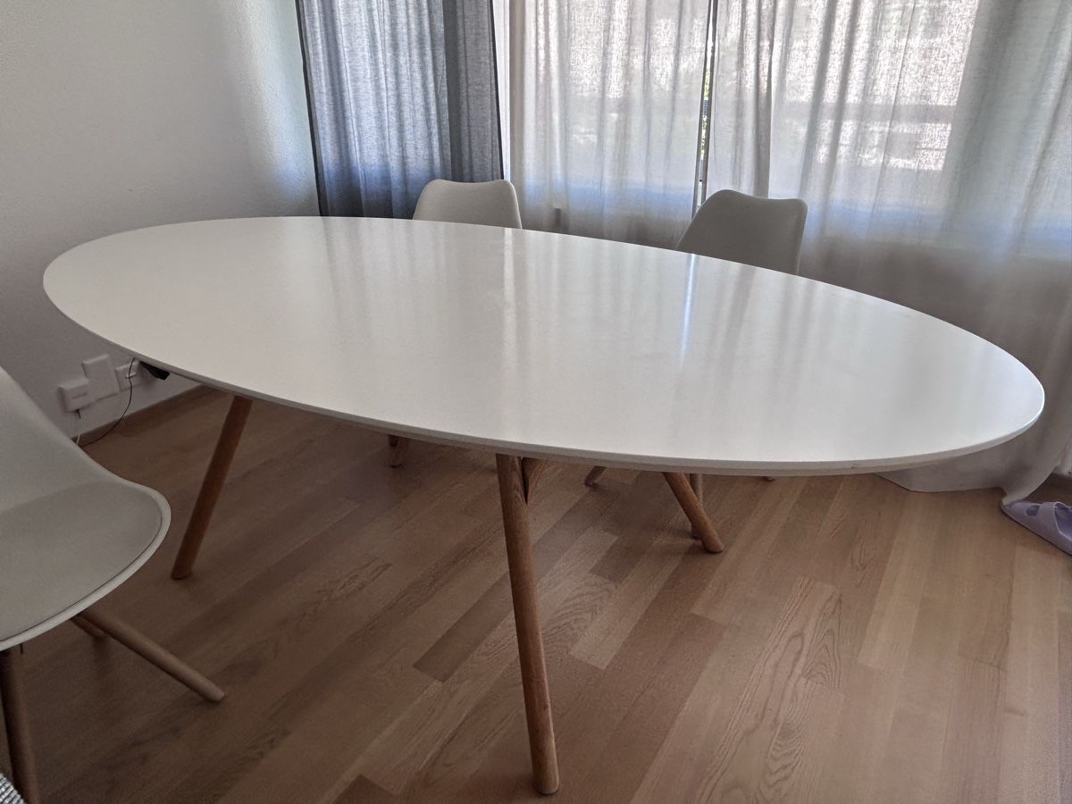 Tischset: Dinner table with 6 chairs – Gebraucht aus Zürich von cla_l7hq