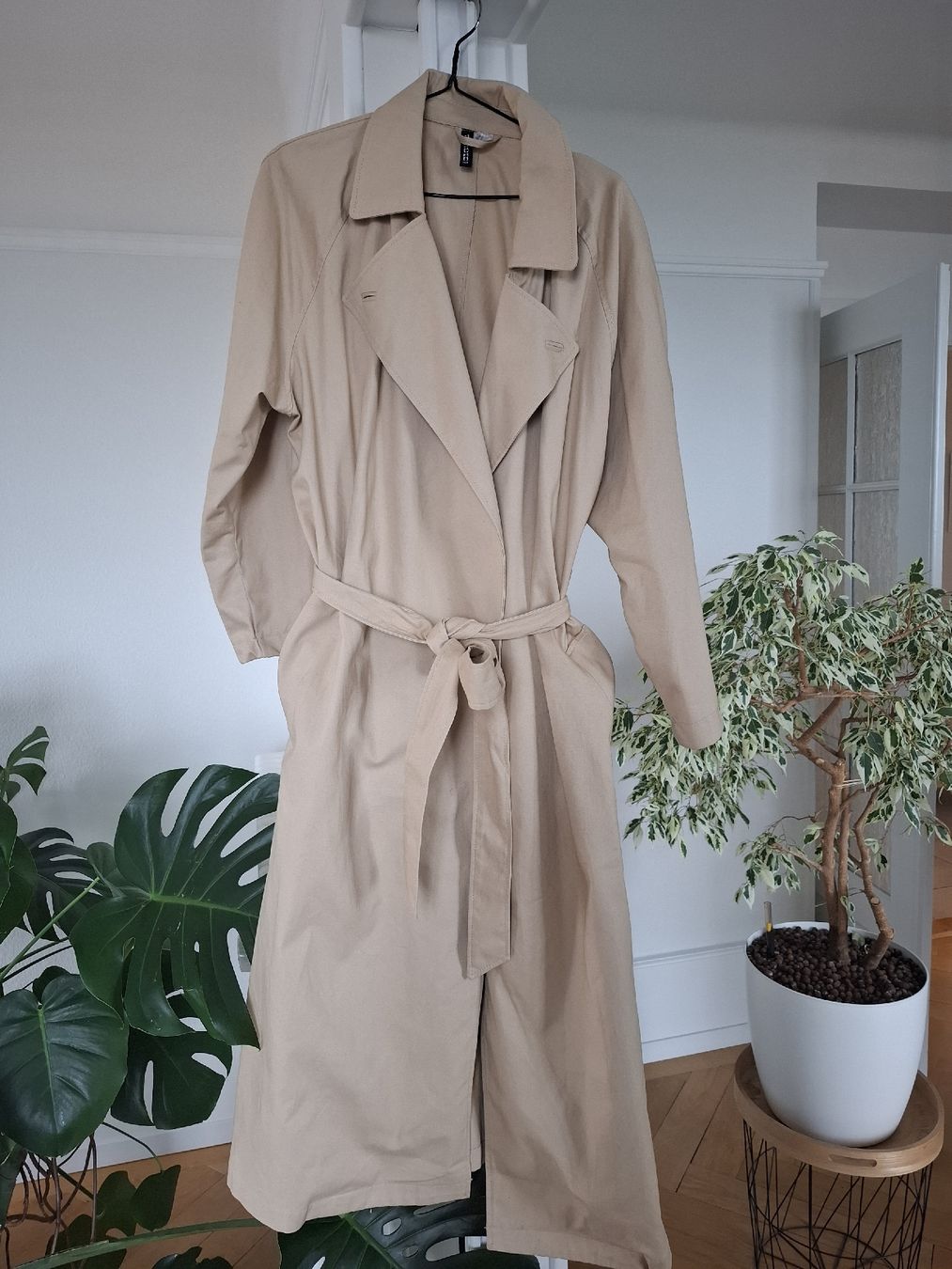 H&M Giacche: Trench H&M Divided beige, taille M – Usato da Neuchâtel venduto da FloKo88