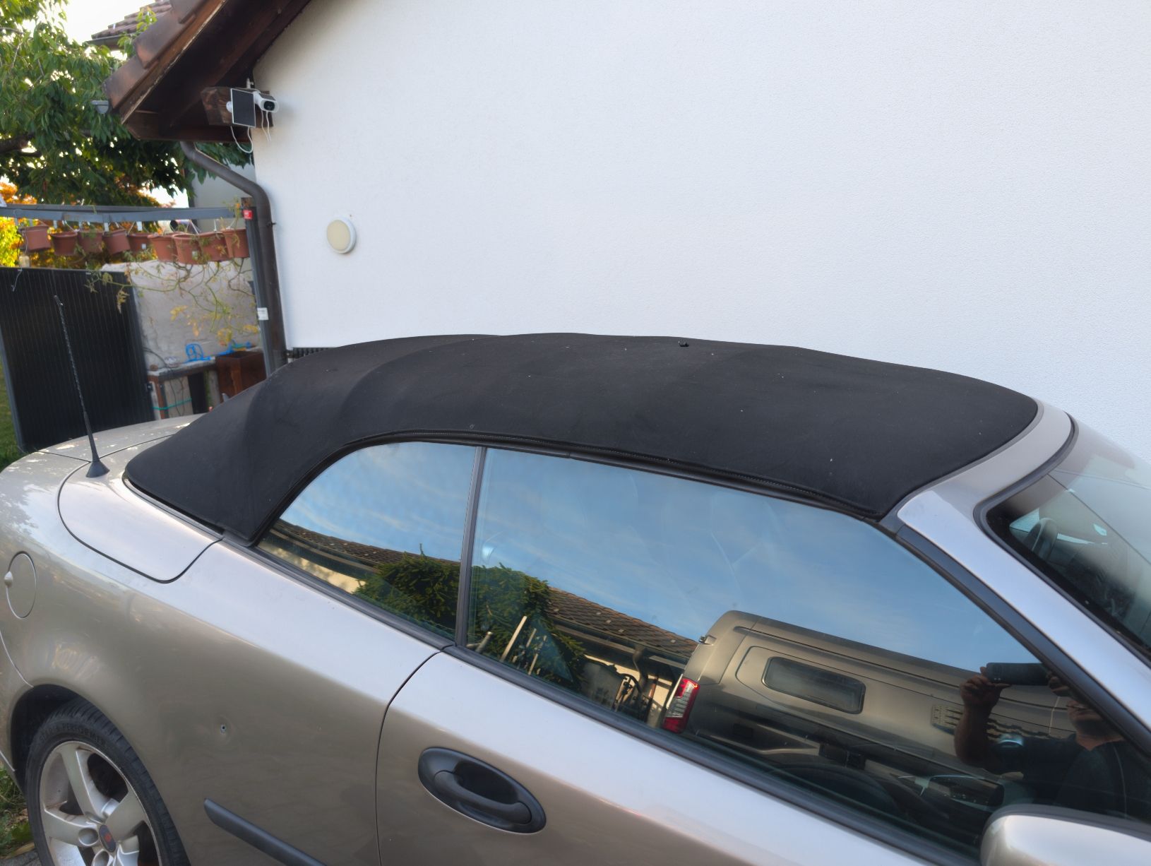 Saab Tutti pezzi di ricambio auto: Cabrio Verdeck Saab 9-3 Verdeckstoff schwarz JG 2005  – Usato da Dürnten venduto da inf_vbv7