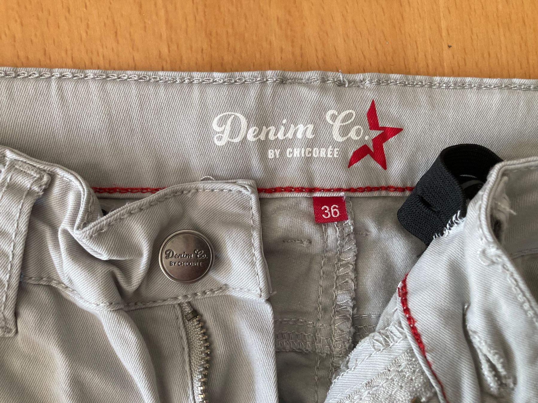 Pantaloni: Capri Hose von Denim ca. Gr. 34 – Usato da Gelterkinden venduto da froggy80 2