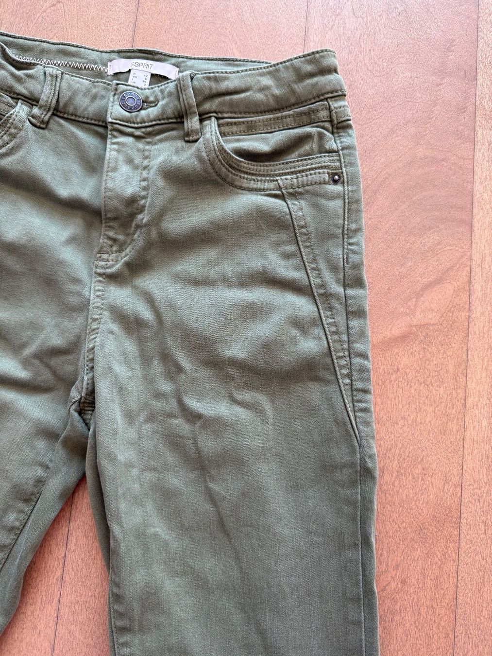Esprit Jeans: ESPRIT - Oliv-farbene Jeans – Usato da Meilen venduto da kleisi01 2