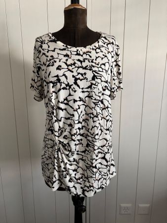 Hübsches chicorée Shirt beigeweiss/schwarz/lachs - XL