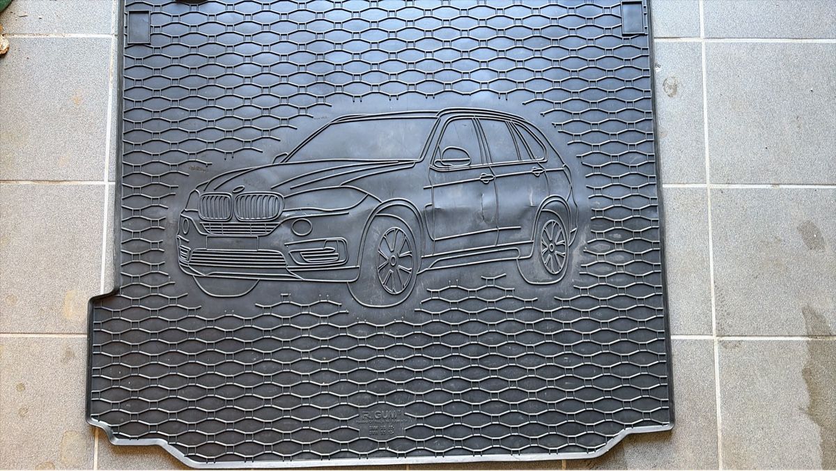 BMW Teppiche / Matten: BMW X5 Kofferraummatte – Gebraucht aus Untersiggenthal von mec_jz68