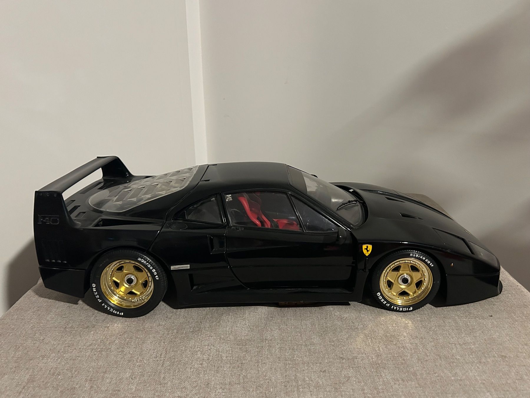 Pocher Modellautos: Ferrari F40 1:8 Pocher – Gebraucht aus Jongny von Christopher7