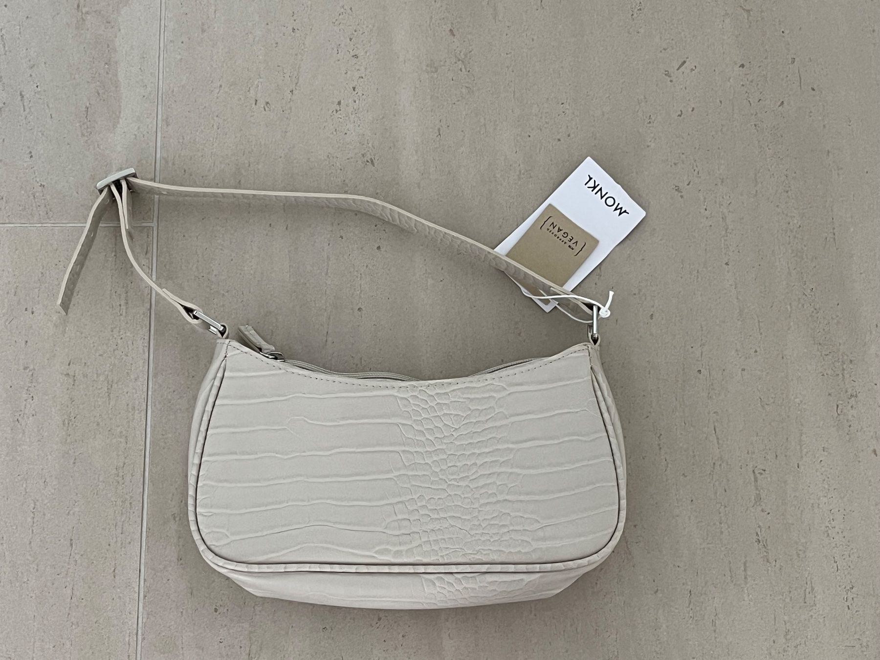 Borse da donna: MONKI Schultertasche (NEU) – Nuovo e nell'imballaggio originale da Luzern venduto da Sono2