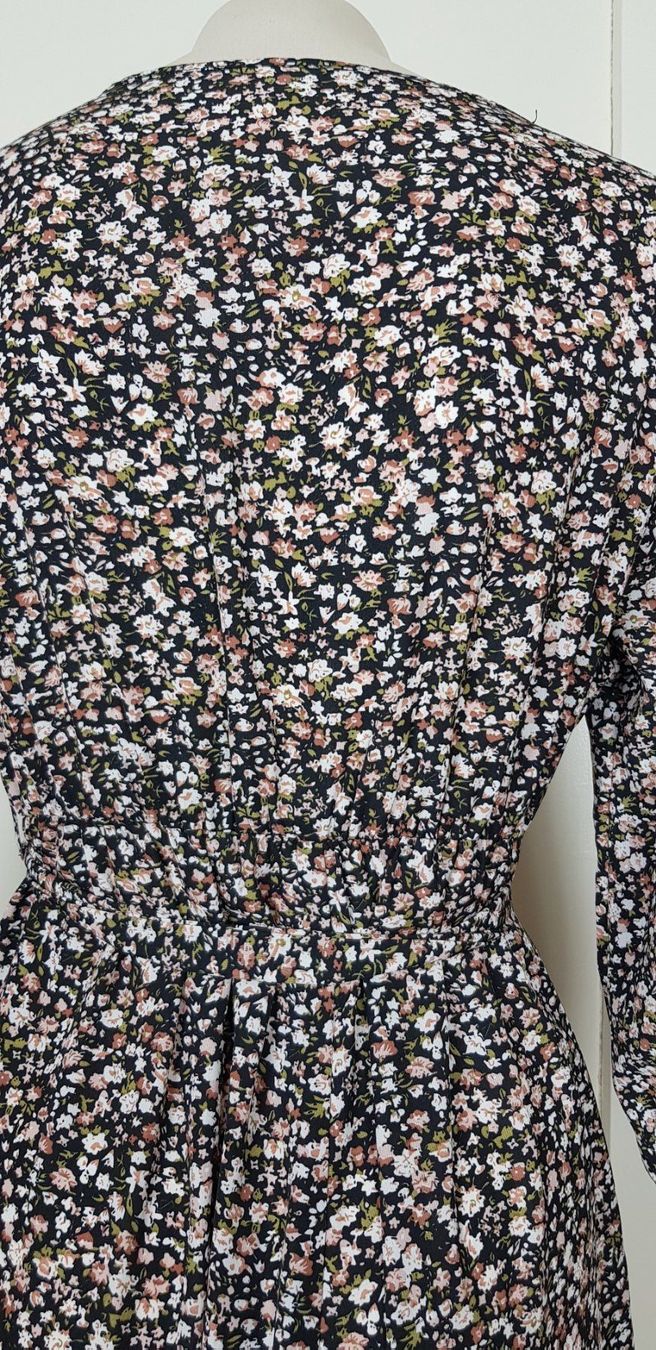Vestiti: Kleid, Bindegürtel, Midi, Gr. 36 38 – Usato da Uster venduto da Astral 6