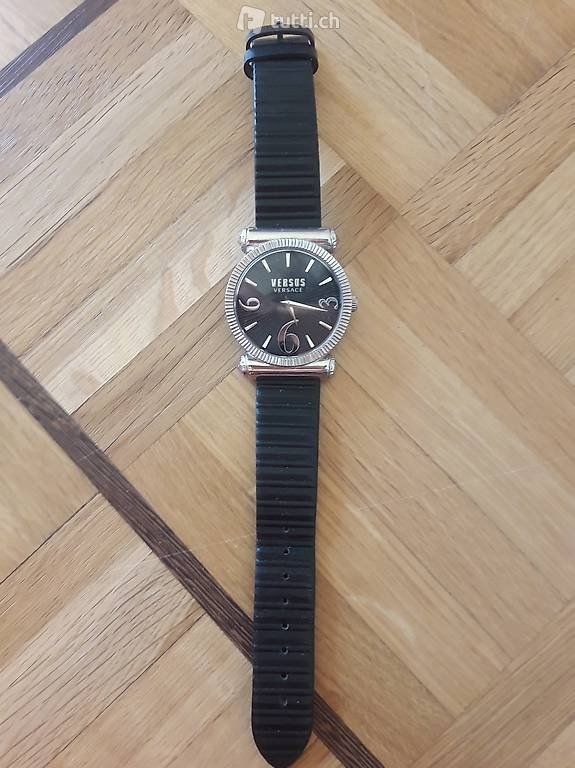 Versace Orologi: Original Versus Versace Armbanduhr – Nuovo (secondo la descrizione) da Würenlos venduto da Esmeralda74