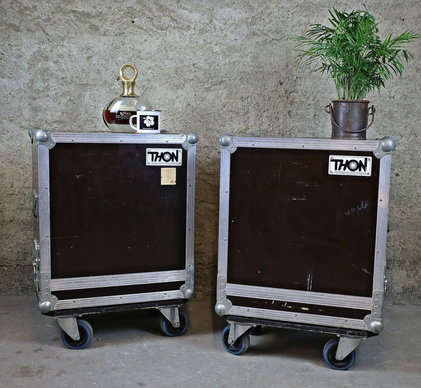 Tavoli: THON Flightcase, Roadcase, Beistelltisch – Usato da Birrwil venduto da brandschatz_birrwil 5