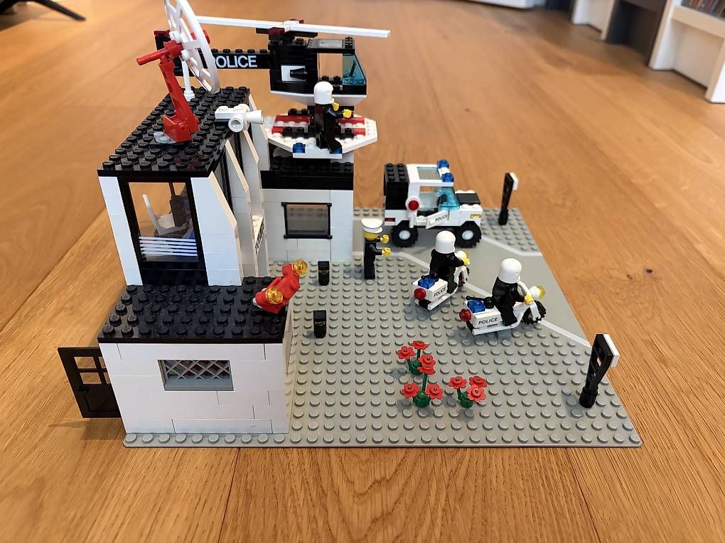 Lego Kit di costruzioni: Lego 6386: Police Command Base – Usato da Diepflingen venduto da Dj3 1