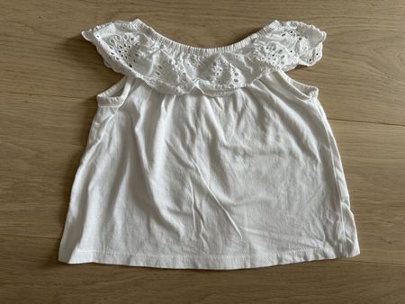 Joli haut blanc 3-4 ans 104cm avec volants effet broderies a