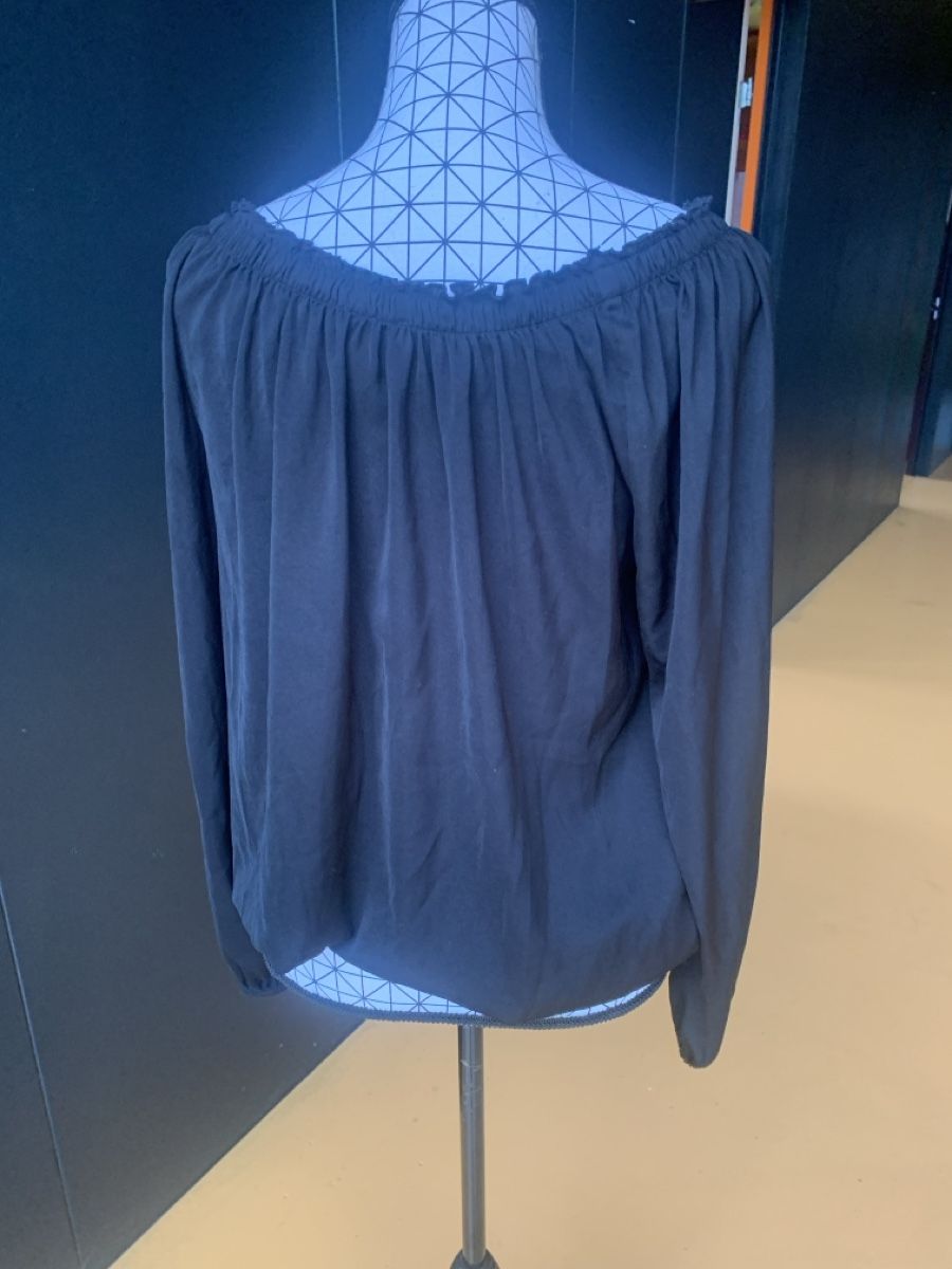 Camicette: Carmen Bluse Gr.L – Usato da Rain venduto da 11. 4