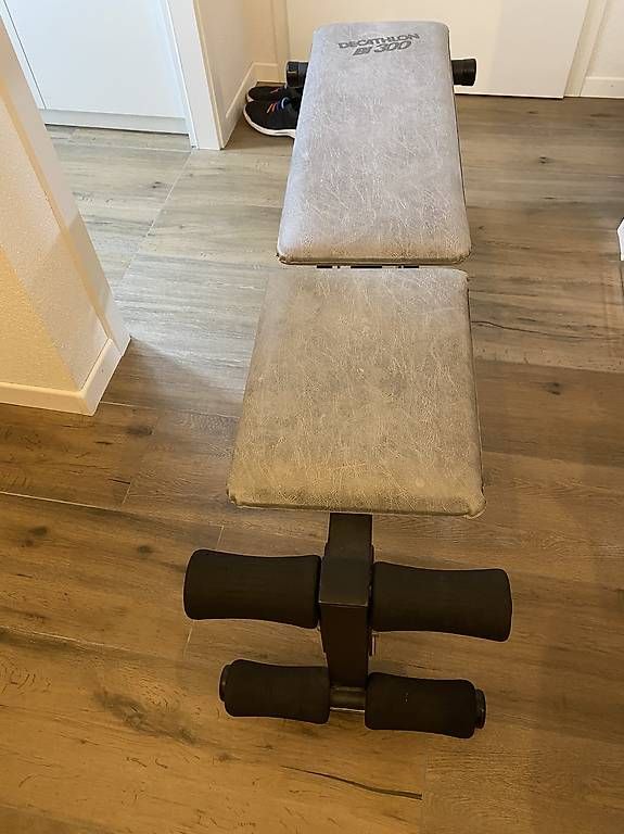 Vélos d'appartement: Banc de musculation réglable – D'occasion à Châtel-St-Denis par ledfat 4