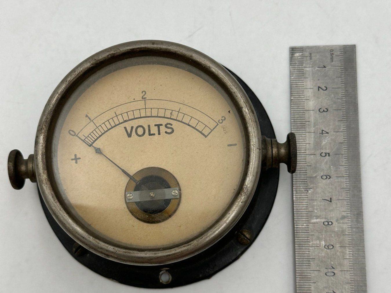 Messen: Antikes Voltmeter 0–3 Volt – historisches Messgerät – Gebraucht aus Luzern von Lager6640 6