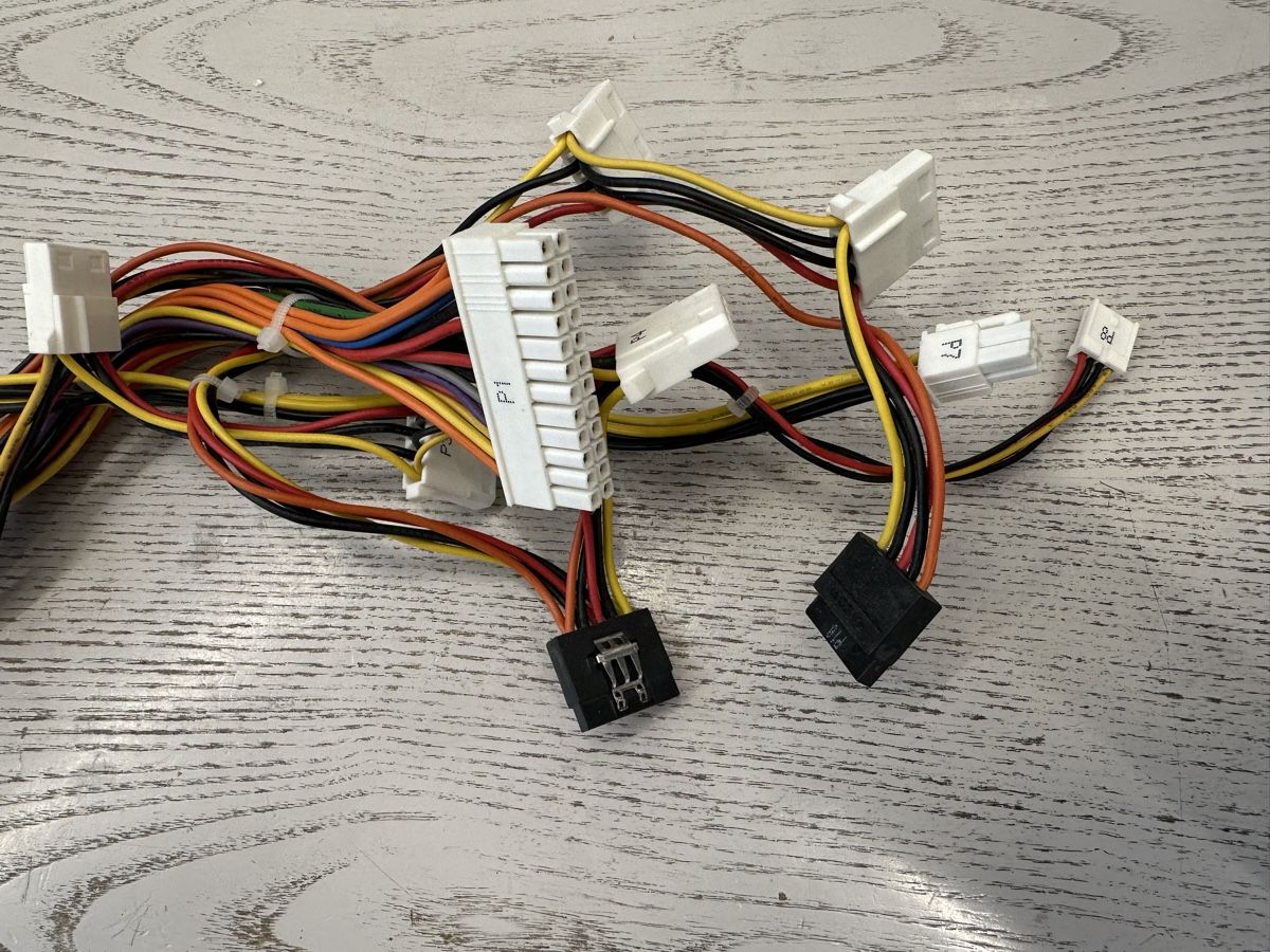 PC: PC Netzteil LITEON 300 W – Usato da Lupsingen venduto da New-Haven 1