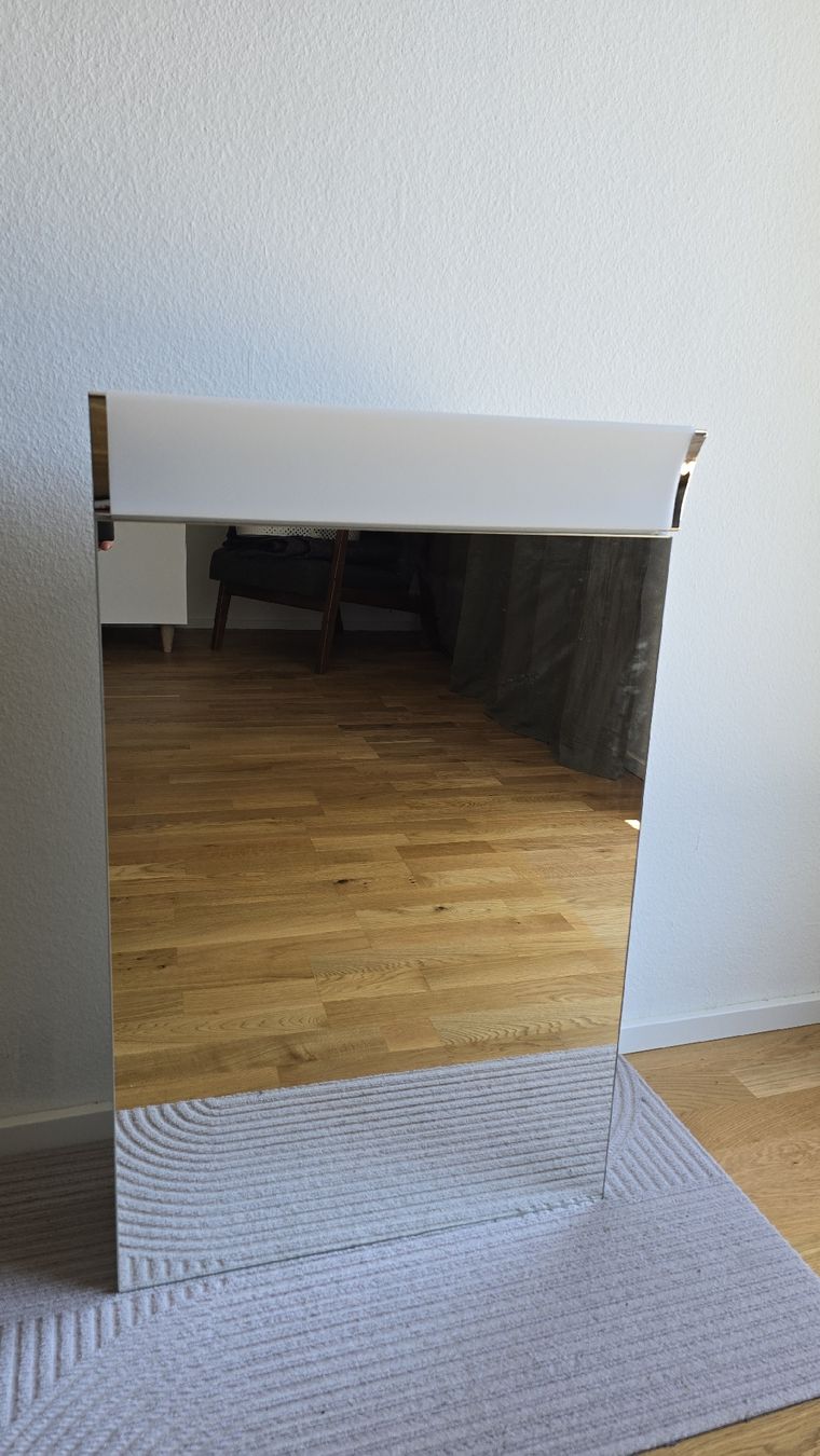 Schneider Armadietti a specchio: Spiegelschrank mit Licht und Steckdose – Usato da Hofstetten SO venduto da FroschOhneKrone