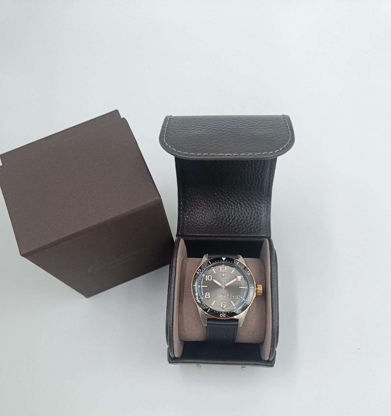 Glashütte Montres: GLASHÜTTE ORIGINAL "SEAQ PANORAMA DATE" – Neuf (Voir description) à Luzern par EdiGem 3