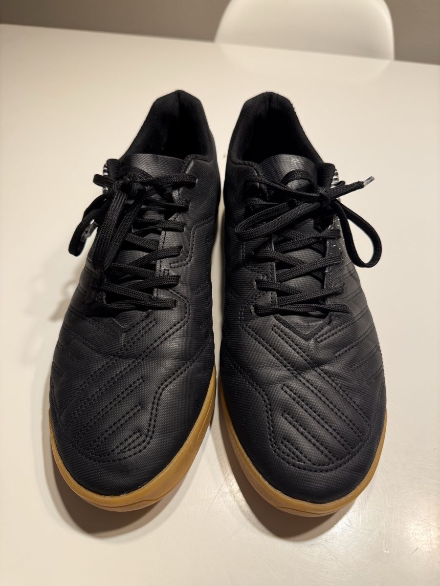 Decathlon Herrenschuhe: Halle Turnschuhe gr 44  – Gebraucht aus Zürich von Denise-8050