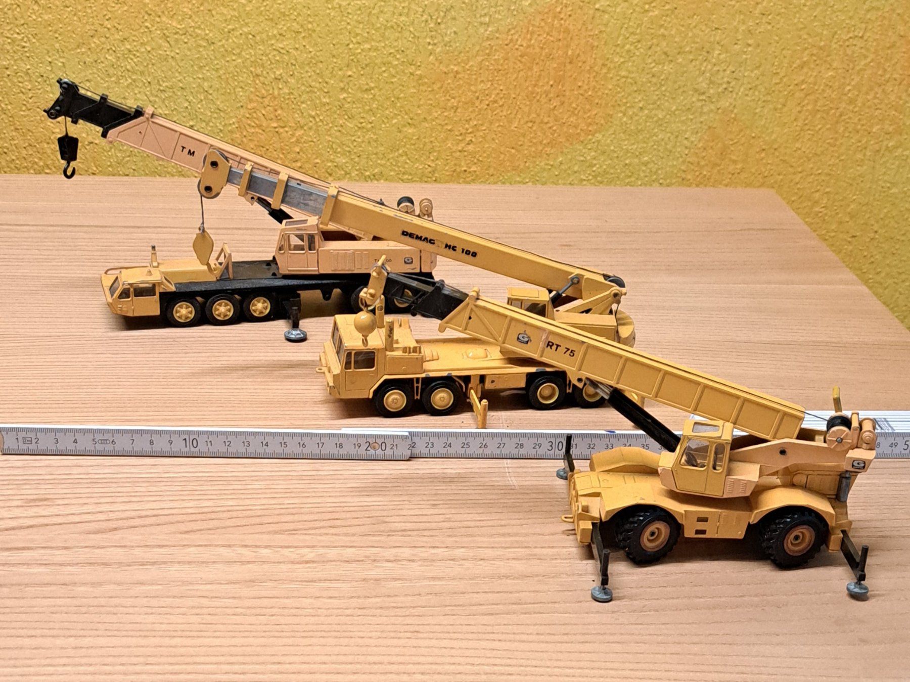 Kit di modellismo & Modellini statici: NZG Modelle  3 Stück – Usato da Dietlikon venduto da kosta.katoglou