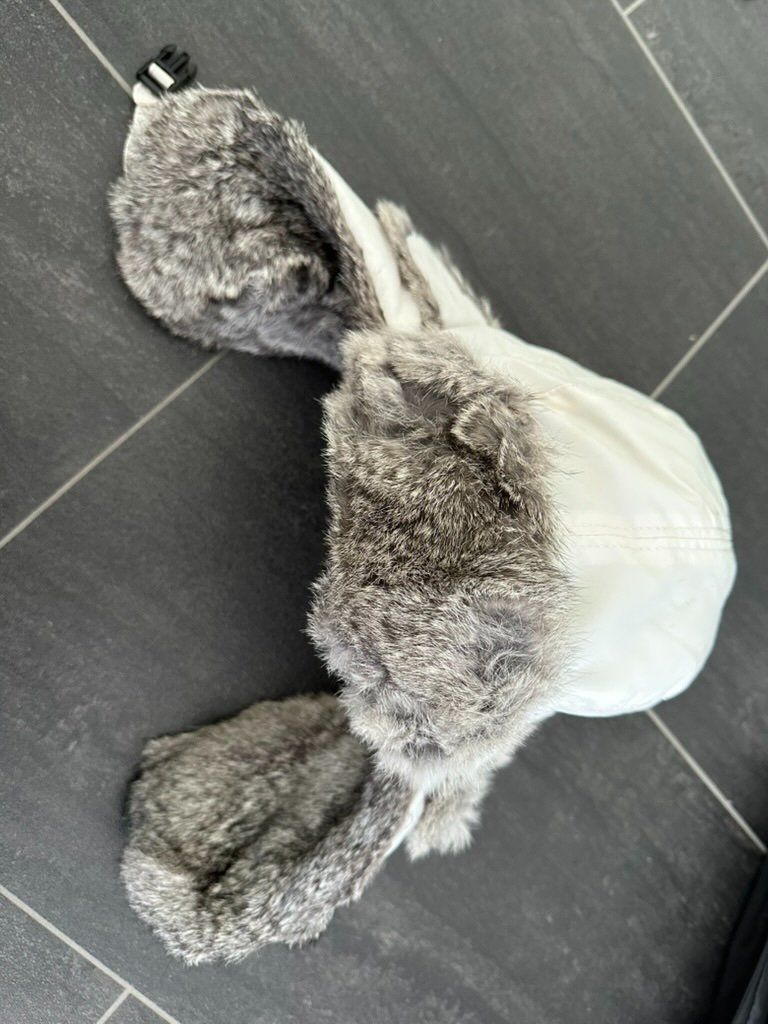 Copricapi, berretti & cappellini: Down Filled Aviator cap with rabbit fur trim – Usato da Dallenwil venduto da ZD2019 3