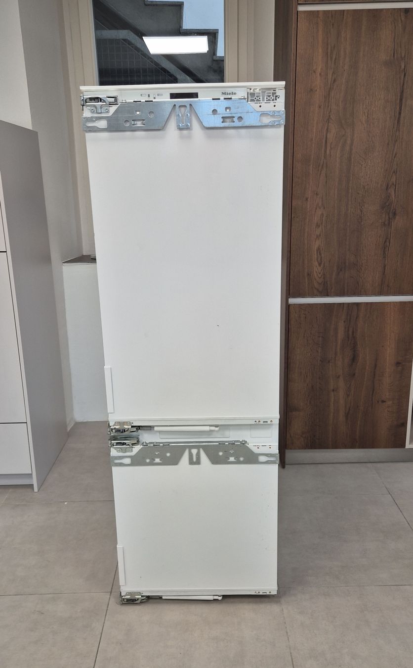 Miele Frigoriferi: Miele Kühlschrank Einbaugerät - Top Zustand – Usato da Rüti ZH venduto da HK8630