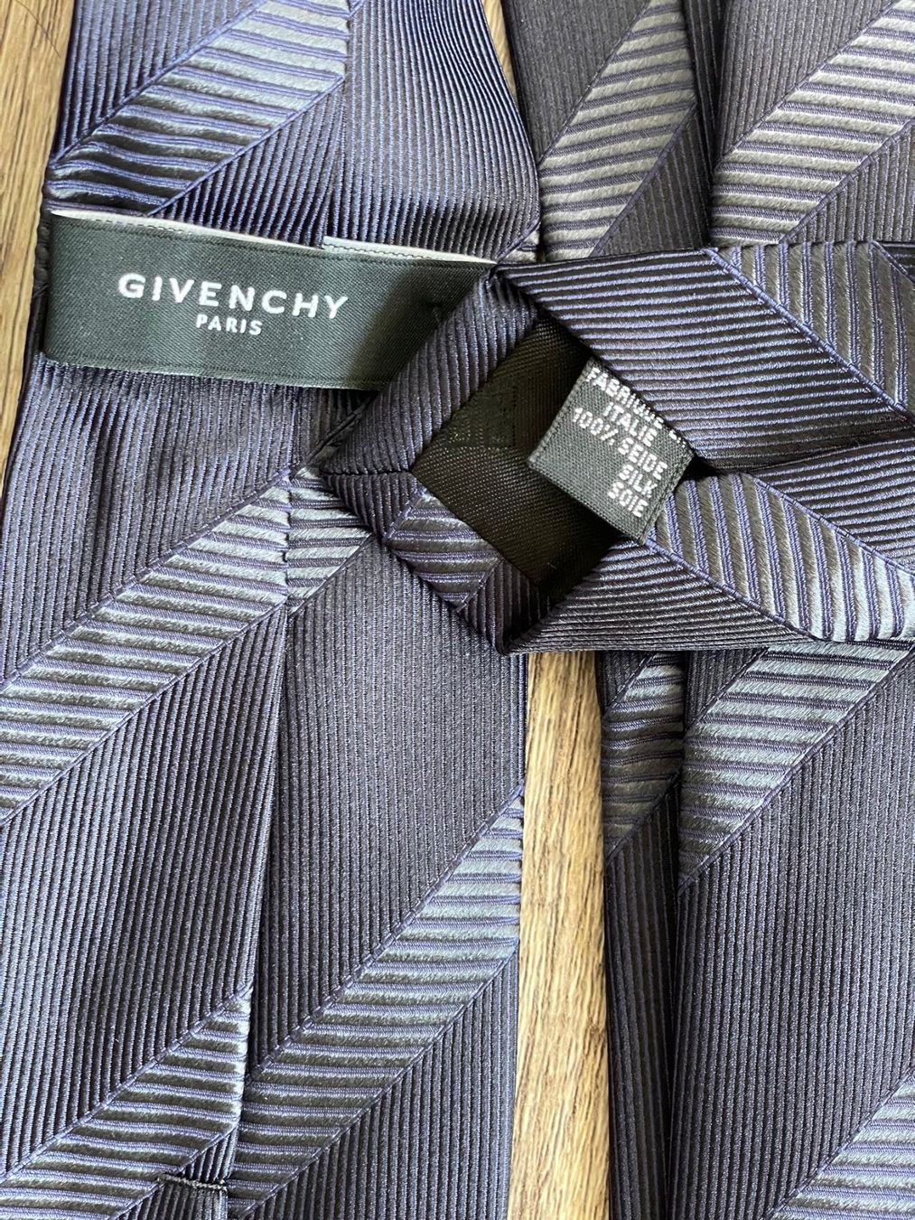 Givenchy Cravatte: Cravate Givenchy – Usato da Genève venduto da sha_rrt5 2