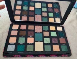 Palette de maquillage fard à paupières utilisée 1 fois