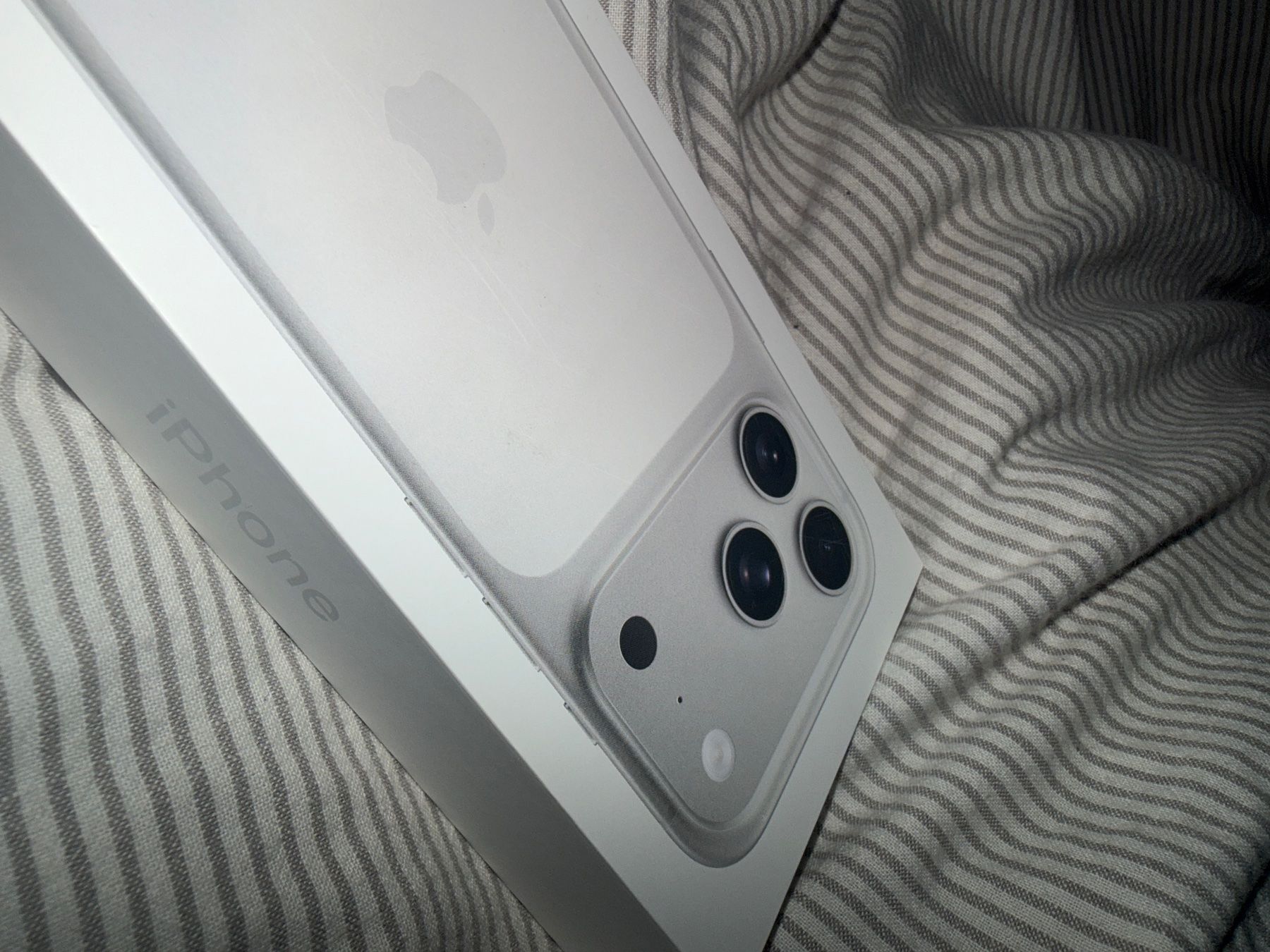 Apple Handys / Smartphones: iPhone 17 Pro Silber 256GB Neu und OVP – Neu und originalverpackt aus Effretikon von van_7lf9 2