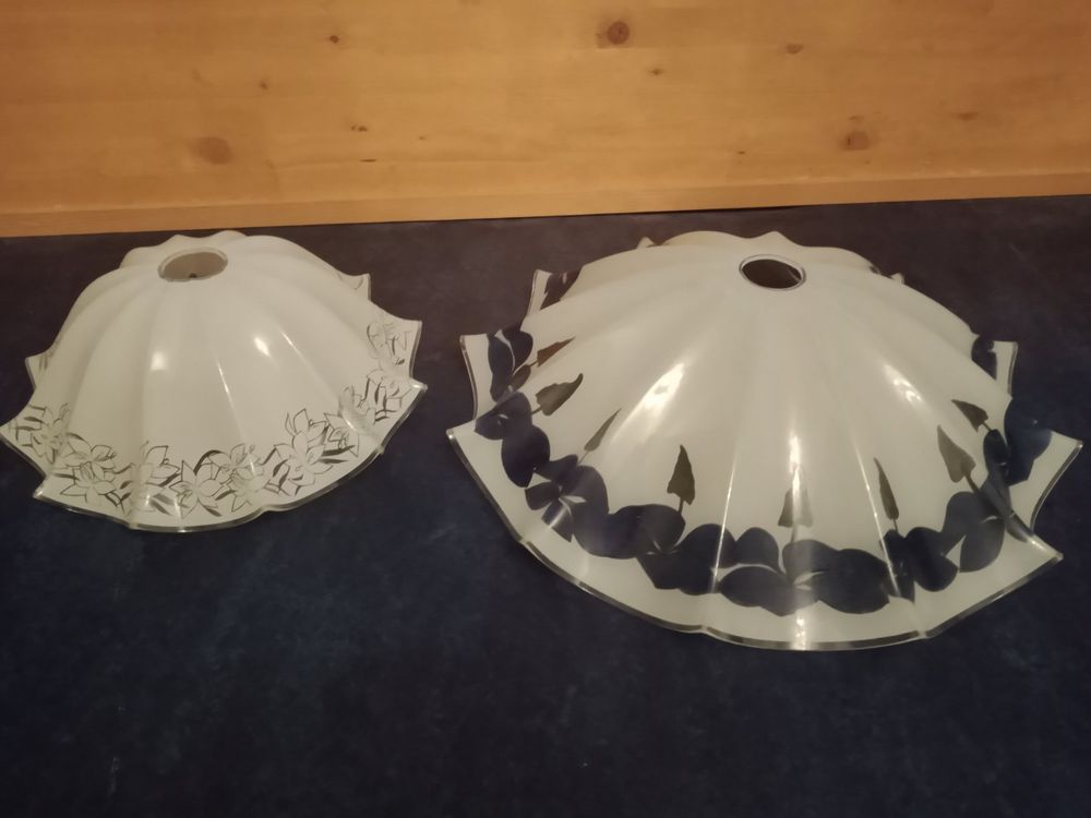 Alte Glas Lampenschirme