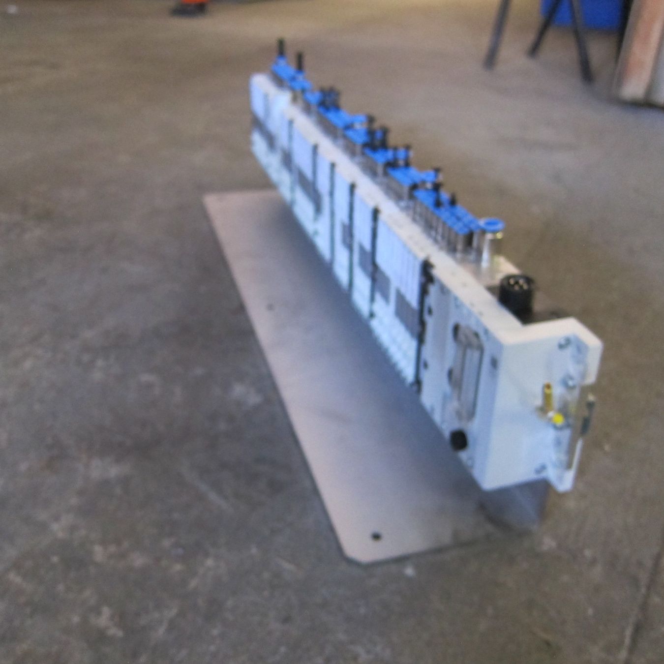 Festo Autres pour métaux et serrurerie: Ventilinsel MPA-FB-VI  min. 37 Ventile – D'occasion à Thun par Estell 2