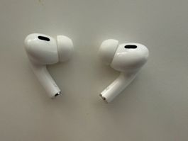 Apple AirPods Pro 2. Gen. mit Ladecase, weiss,  wie neu