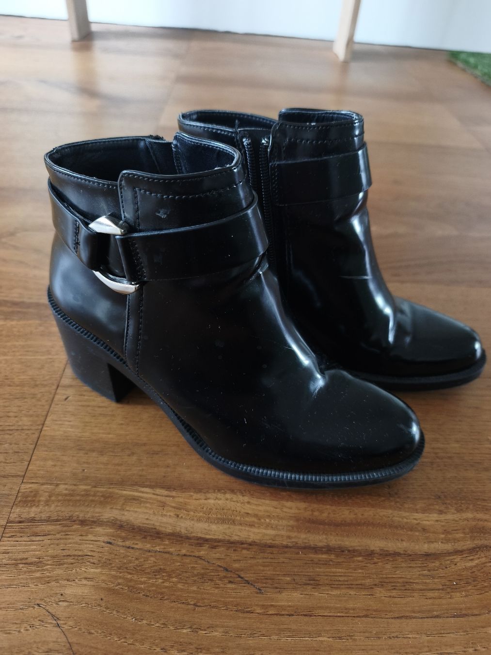 Damenschuhe: Stiefelette mit Absatz, Grösse 37 – Gebraucht aus Schaan von Sarahvo13