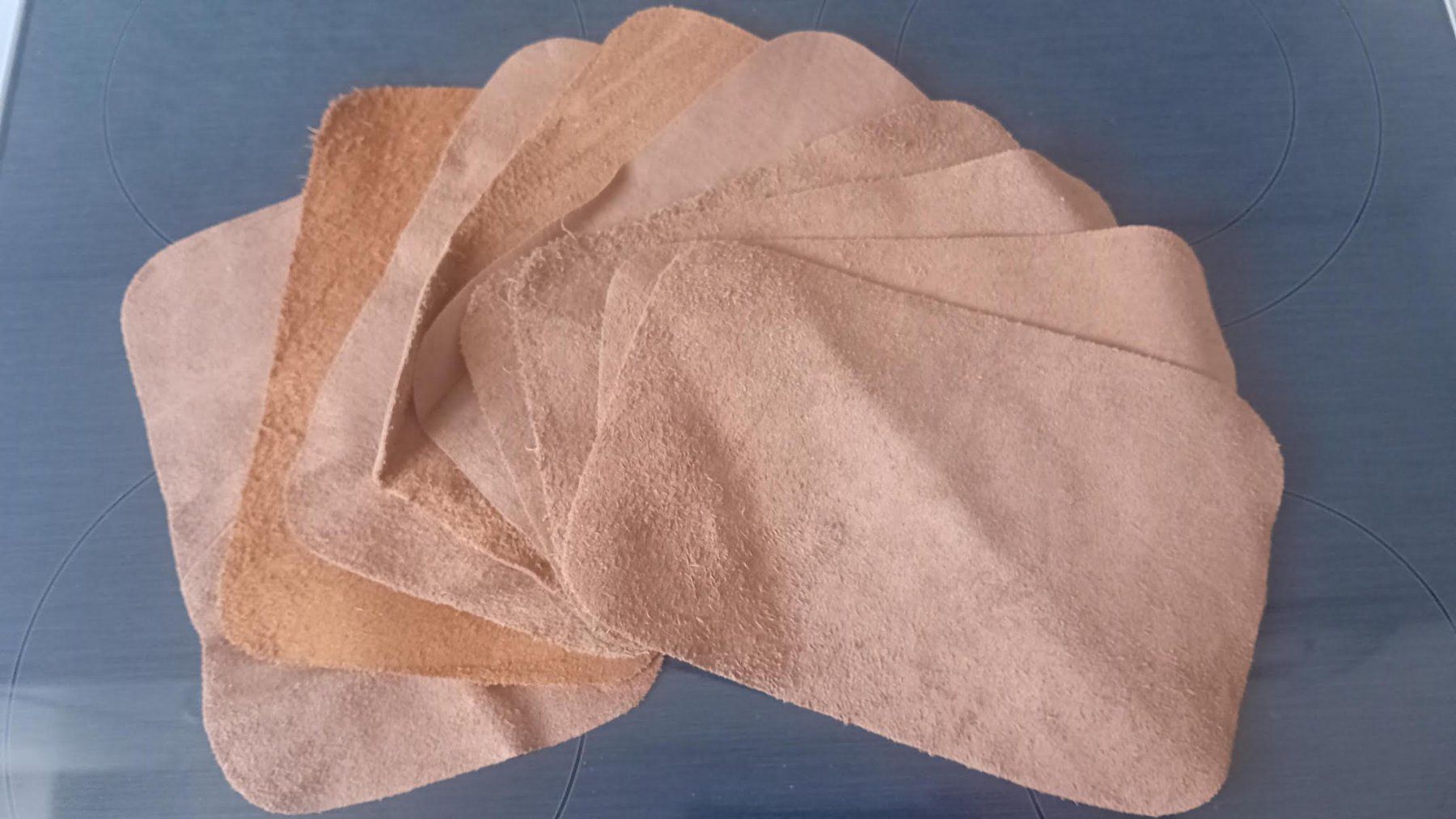Stoffe: Lederstücke ca. 200g 14cm x 21cm – Gebraucht aus Salez von Robe12 5
