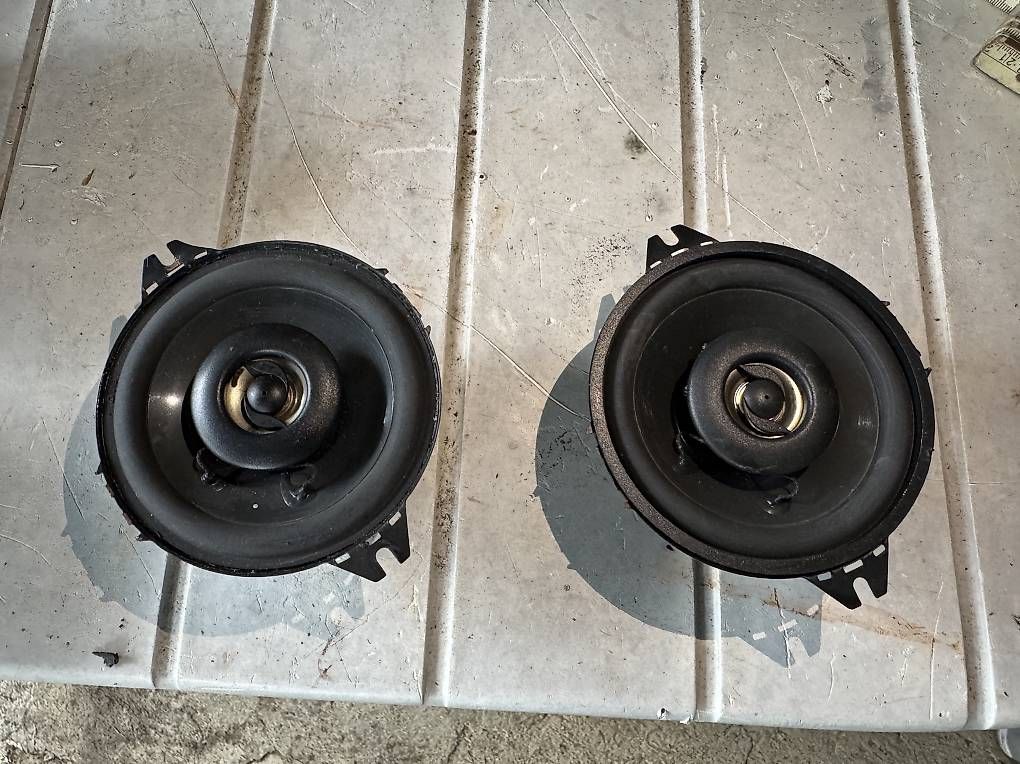 Casse acustiche: 2 haut-parleurs Axton 2 voies, 9cm – Usato da Morges venduto da Nicorital