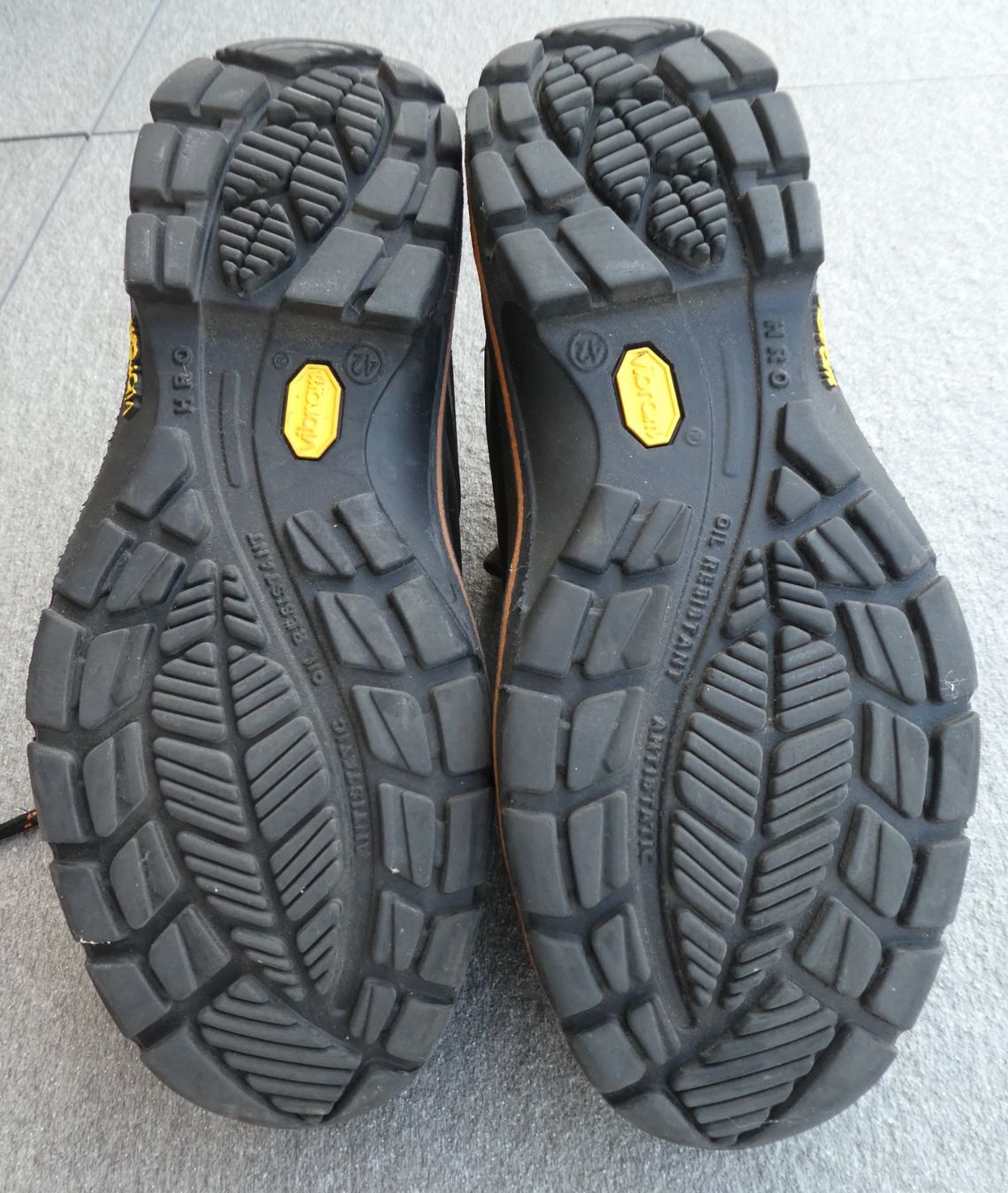 Scarpe da uomo: Sicherheits Arbeitsschuhe (S3) Grösse 42 – Usato da Goldau venduto da Aizo 1
