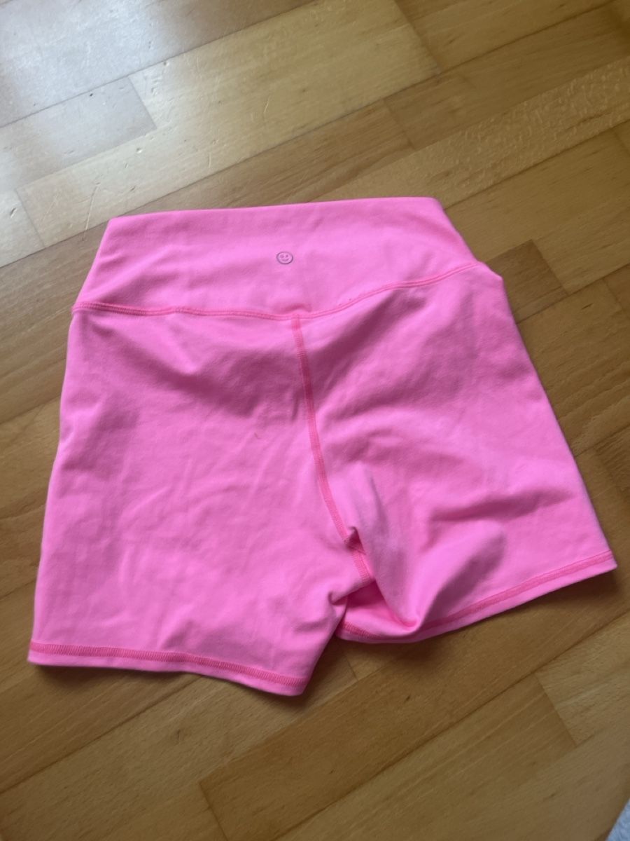 Hollister Pantaloni: Gilly Hicks Shorts – Usato da Bülach venduto da SharonP01 1
