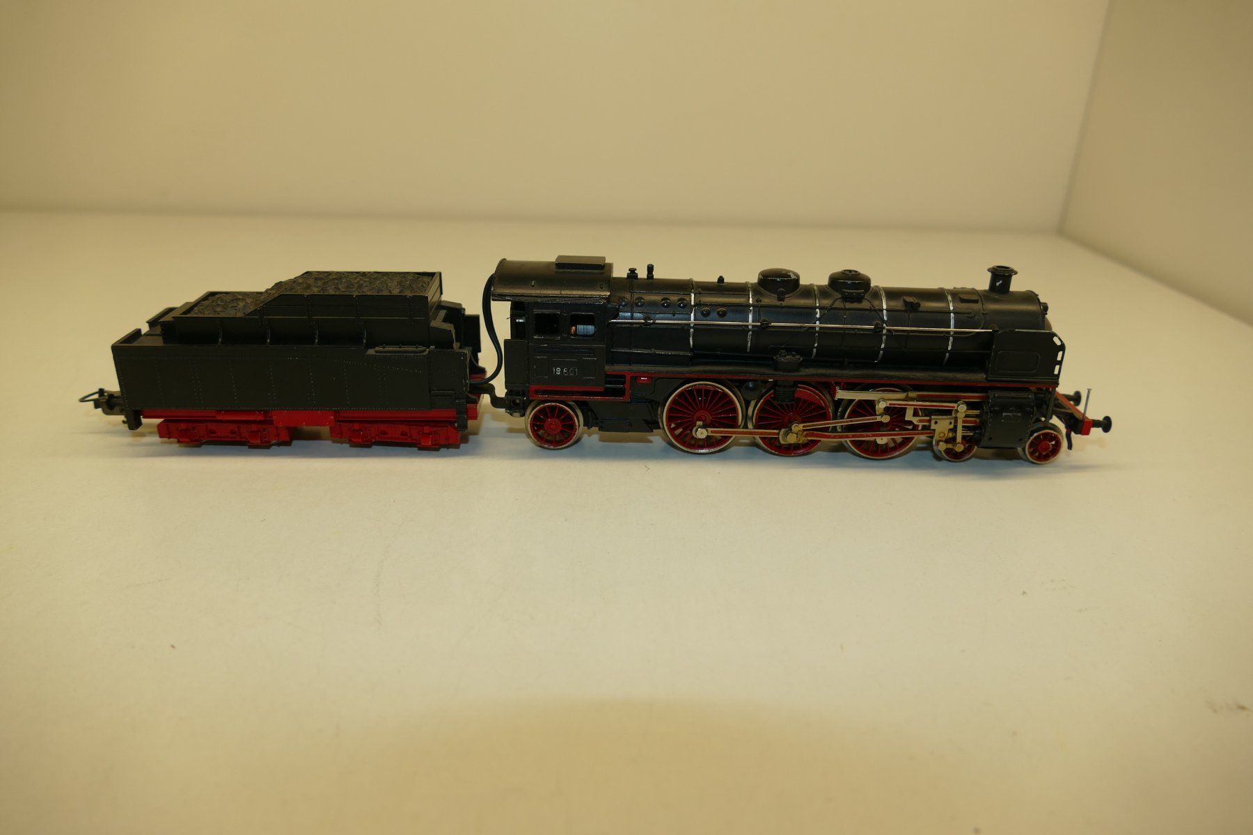 Trix Modellini di ferrovie: Trix H0: DB Dampflok BR18 – Usato da Niederhasli venduto da rail-duerst 2