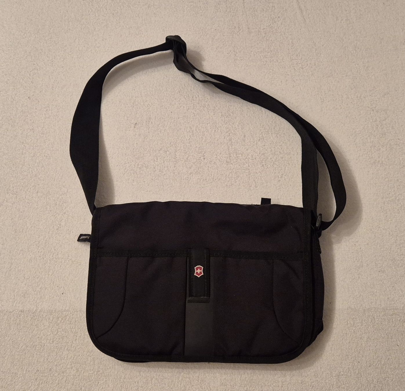 Borse: Victorinox Umhängetasche schwarz – Usato da Schwyz venduto da Vesparider01