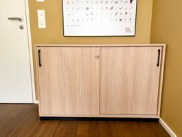 Schiebetürenschrank von Weber Büromöbel, neuwertig