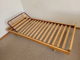 Bettgestell aus Massivholz 195cm x 90cm x 25cm