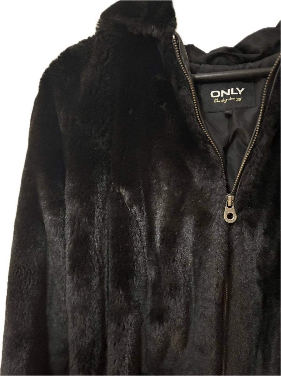 Only Giacche: ONLY Tall Kunstfelljacke schwarz, Grösse S – Usato da Zürich venduto da I.Skaya 2